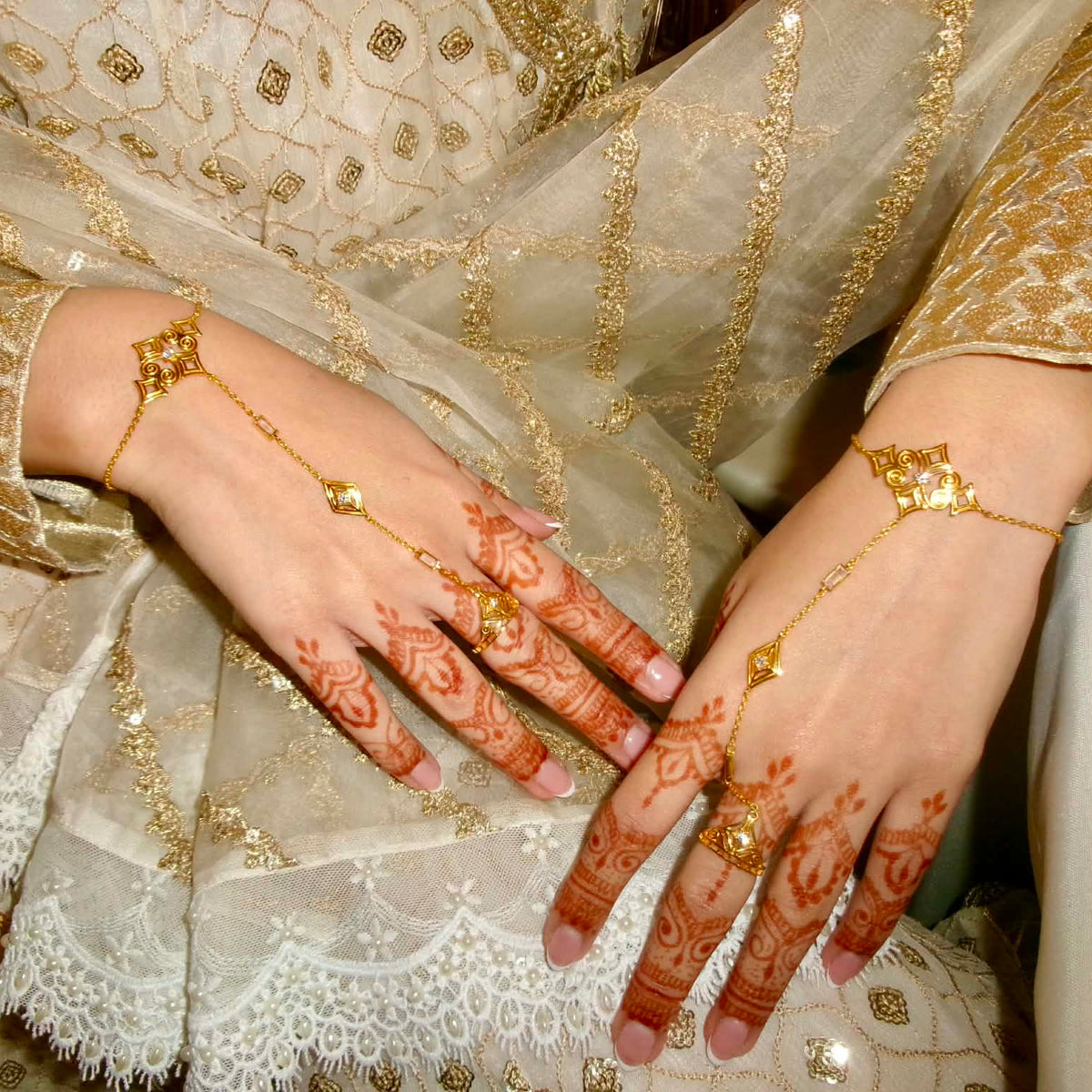 Mehr Hand Chain - Gold